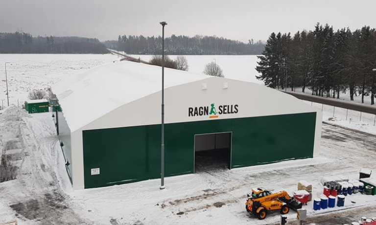 Finest-Hall Factory OÜ toodetud ja paigaldatud PVC hall mõõtudega 30x40m, kõrgusega 6m Ragn-Sells AS-le.