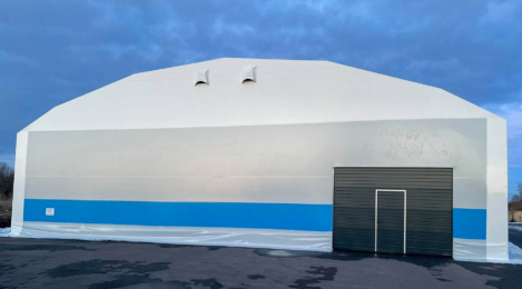 Finest-Hall Factory OÜ toodetud ja paigaldatud PVC hall mõõtudega 20x50m, kõrgusega 4,6m Höhle OÜ-le.