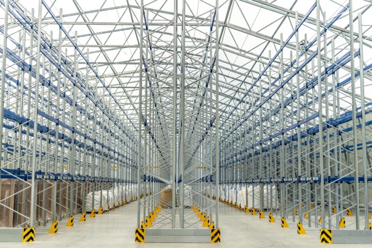 Finest-Hall Factory OÜ toodetud ja paigaldatud PVC hall mõõtudega 30x88m, kõrgusega 6,5m Stark Locistics AS-le.