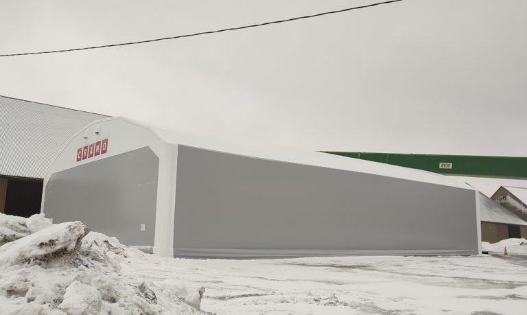 Finest-Hall Factory OÜ toodetud ja paigaldatud PVC hall mõõtudega 20x30,25m, kõrgusega 5,6m Cramo Finland OY-le.