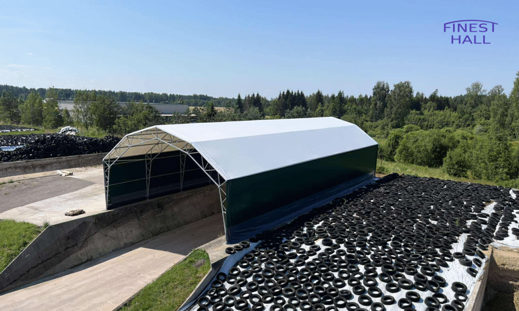 Finest-Hall Factory OÜ toodetud ja paigaldatud PVC hall mõõtudega 12x28m, kõrgusega 4 meetrit Männiku Piim OÜ-le.