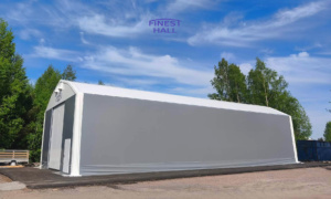 Finest-Hall Factory OÜ toodetud ja paigaldatud PVC hall mõõtudega 10x24,5m, kõrgusega 5 meetrit R.M.Enberg Transport Ab-le.