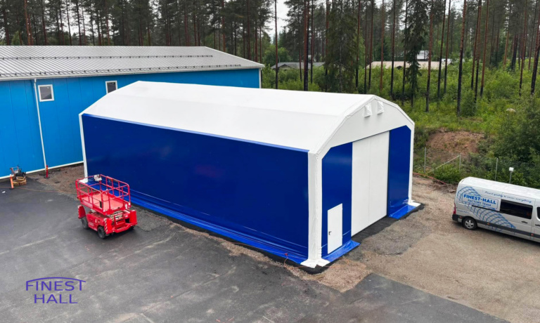Finest-Hall Factory OÜ toodetud ja paigaldatud PVC hall mõõtudega 10x21m, kõrgusega 5 meetrit PP Maalaus Oy-le.