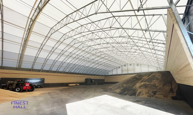Finest-Hall Factory OÜ toodetud ja paigaldatud PVC hall mõõtudega 40x100m, kõrgusega 7 meetrit Scandagra UAB-le