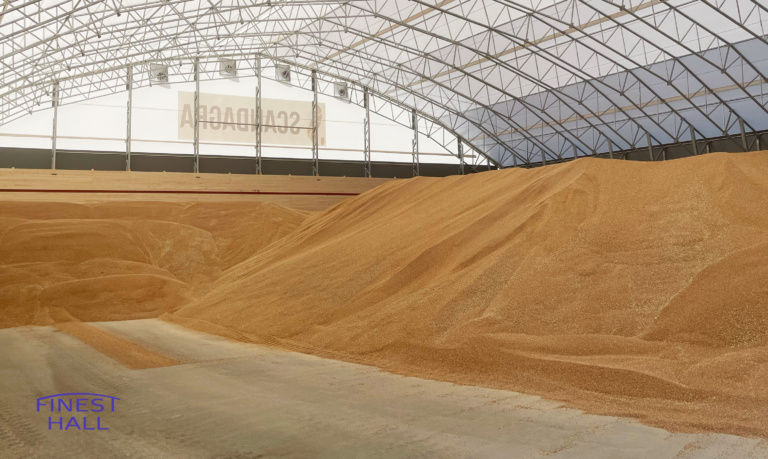 Finest-Hall Factory OÜ toodetud ja paigaldatud PVC hall mõõtudega 40x100m, kõrgusega 7 meetrit Scandagra UAB-le