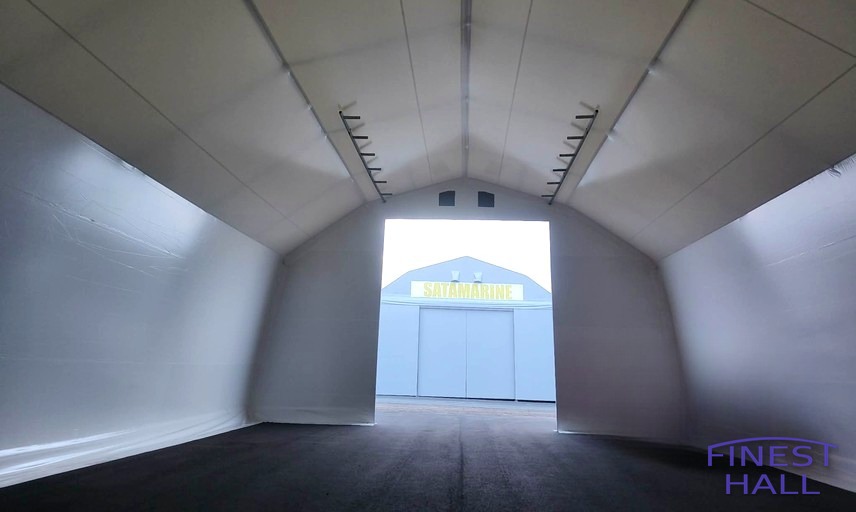Finest-Hall Factory OÜ toodetud ja paigaldatud PVC hall mõõtudega 15x31,5m, kõrgusega 5,5m Satakunnan Marinekeskus-le